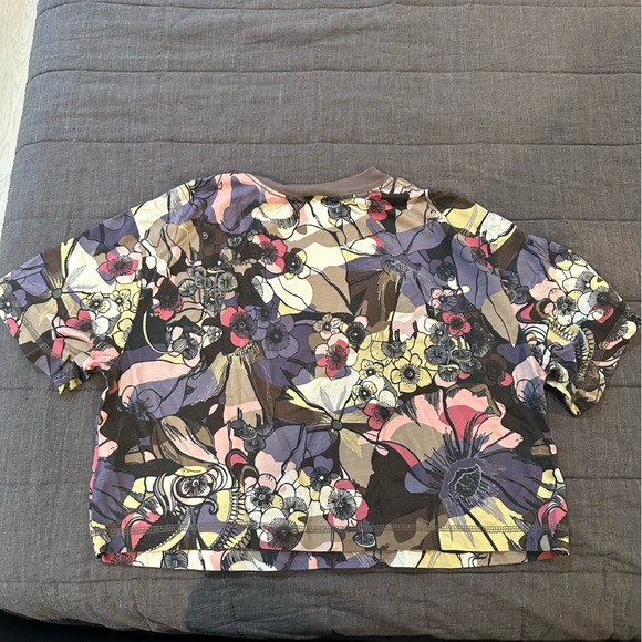 Nike Floral Top - Picture 4 of 4